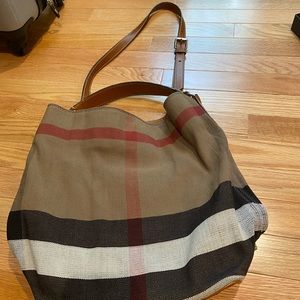 Authentic Burberry Bag with wristlet